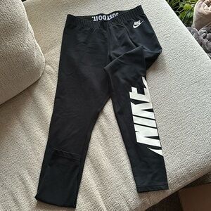 Nike medium leggings never worn